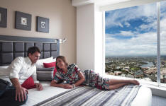 Apartment Bedroom - Meriton World Tower Apartments Hotel